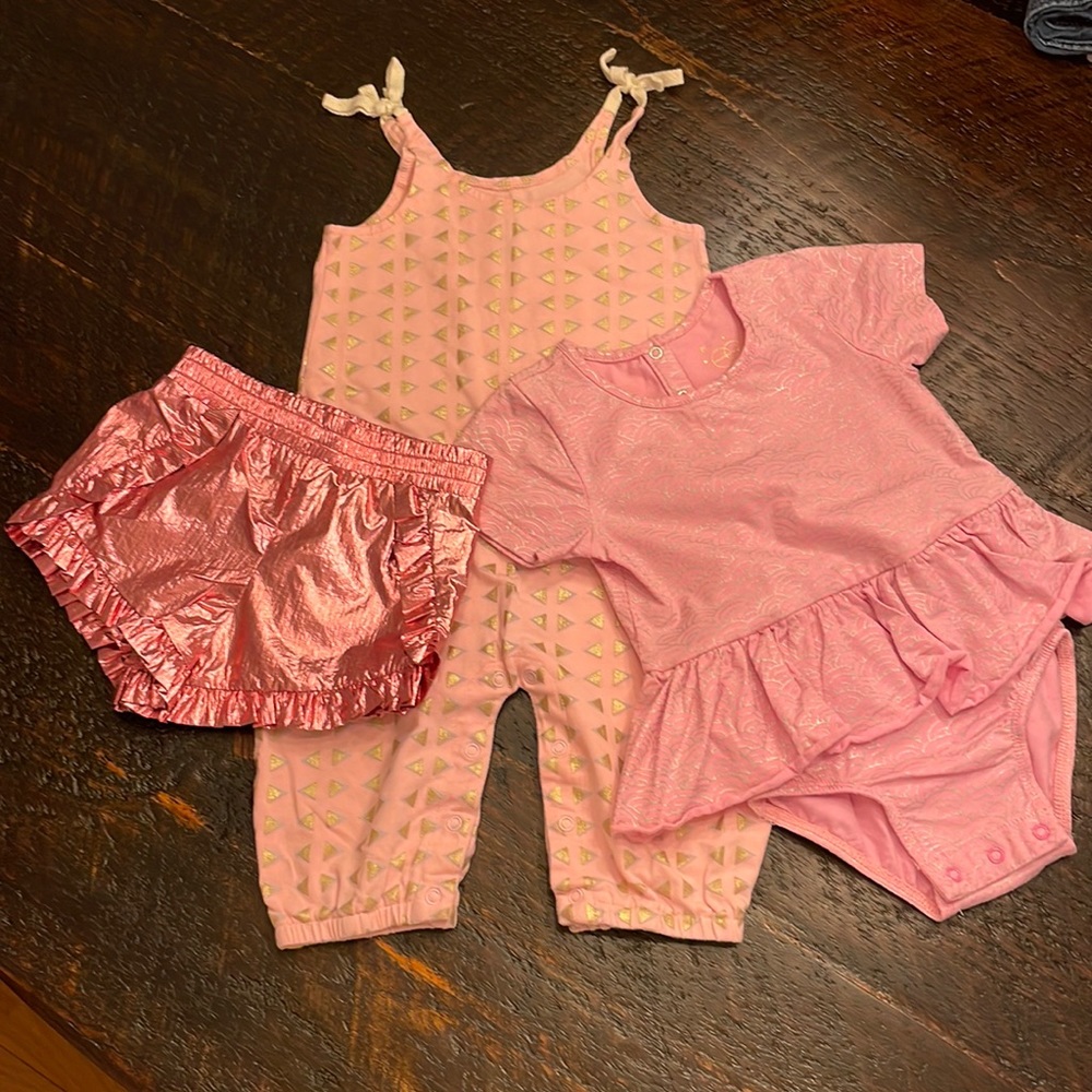 Baby Girl EGG New York 12M bundle. Like New.